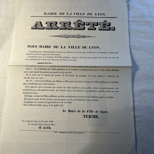 Document ancien arrêté - document,