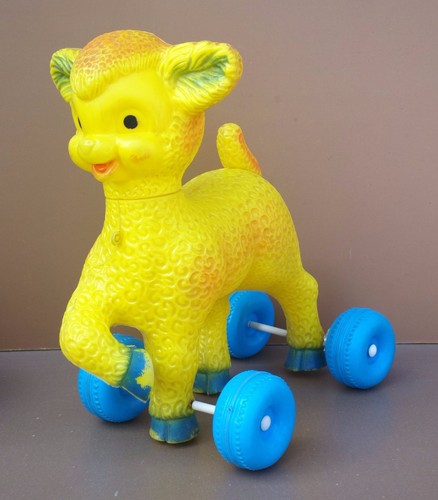 Ancien jouet tirer - à, mouton