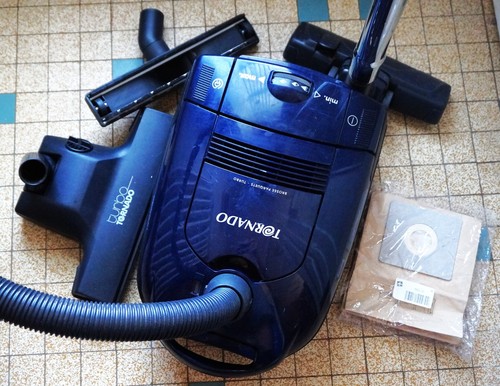 Aspirateur traîneau filaire
