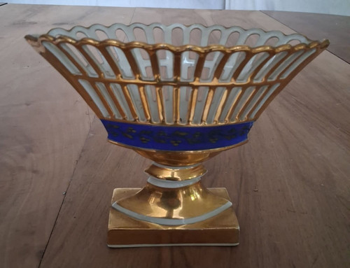 Coupe ajourée sur pied