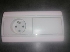 Plaque double horizontal Prises 2P+T/ inter Arnould club gris clair/violet clair