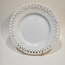 Assiette en faïence fine
