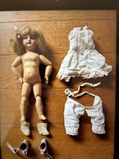 Petite poupée de 1870