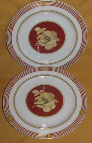 Lot assiettes à - 2,