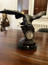 Porte montre aigle sur globe - porte,