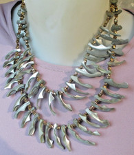 Collier couleur or 2 rangs perles dents de requin gris nacrées bijou vintage B3