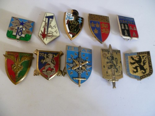 Lot insignes militaire pucelle - insignes,
