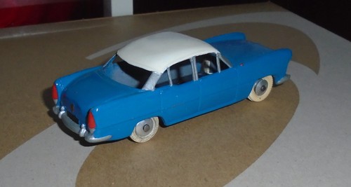 Quiralu voiture simca - simca, vedette
