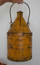 Beau bidon à huile estampillé SNCF dans le métal repoussé - Déco Loft Atelier