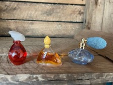 2 anciennes miniatures de parfums Yves rocher et 1 petit vaporisateur