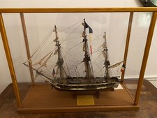 maquette de bateau en bois