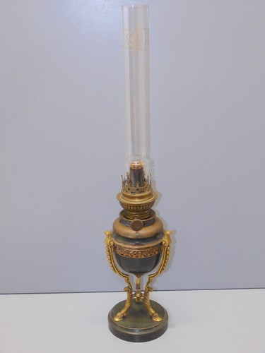 Belle lampe petrole - -belle, a
