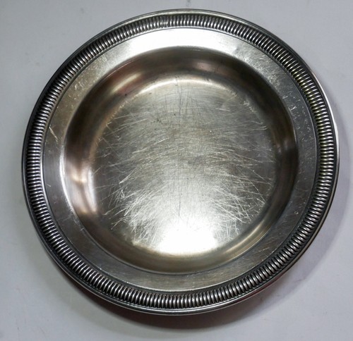 Assiette ancienne métal