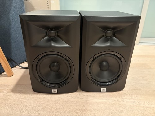 Jbl lsr305 powered studio - jbl,