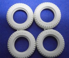 DINKY TOYS LOT DE 4 PNEUS BLANCS DUNLOP cranté  15/8 ème