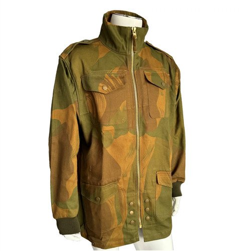 Army officer paratroopers - uk,