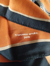 Comme neuf Foulard Francesco SMALTO en soie aux tons d'automne  81 X 86 cm 
