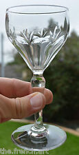 LOT DE 6 VERRES A EAU SUR PIED EN VERRE TAILLE STYLE CRISTAL DE BACCARAT