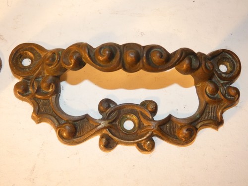 Poignees meuble en bronze - 2,