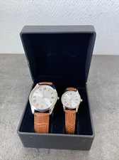 Coffret 2 Montres Une Femme Et
