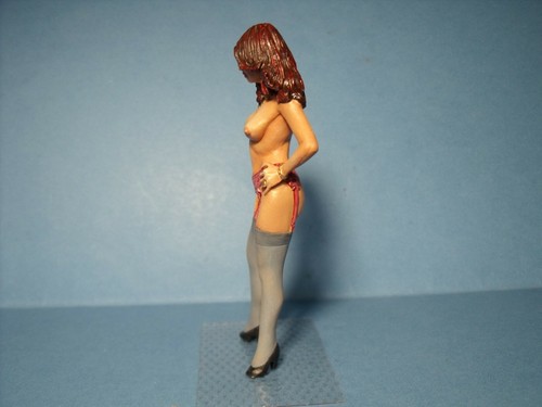 Figurine girl barbara - 1/18,