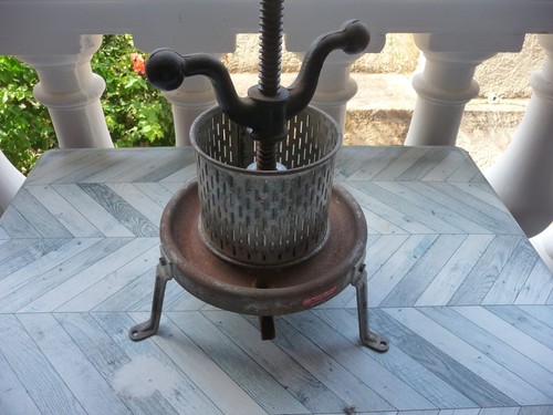 Ancien pressoir viande - pressoir, a
