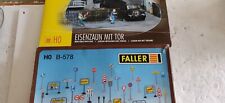 Faller 180412 + B 578 * Clotures avec portail + ensemble panneaux routier * HO
