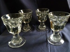 4 PETITS VERRES A PIED BISTROT