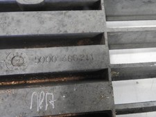 Calandre RENAULT B70