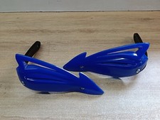 UNE PAIRE DE CACHE PROTEGE