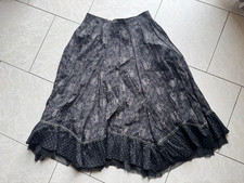 JUPE NOIRE A MOTIFS PATRICE