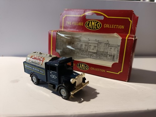 Corgi morris truck - truck, cameo