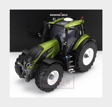 1:32 UNIVERSAL HOBBIES Valtra