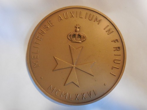 Médaille aide tremblement - d'aide,
