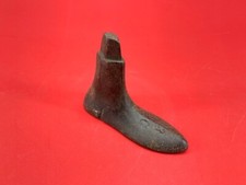 PETIT PIED DE CORDONNIER ANCIEN EN FONTE -  numéroté 13
