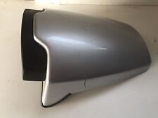 UN COUVRE CAPOT DE SELLE ARRIERE PASSAGER YAMAHA 600 R6 600R6