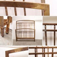 lit directoire à section carre en laiton jaune piétement fuseau  . XX . siècle 