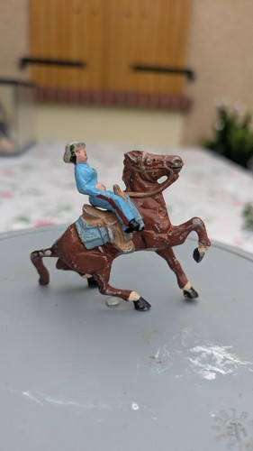 Quiralu far west - far,