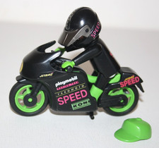 PLAYMOBIL 3779 MOTO DE COURSE NOIRE AVEC PILOTE CASQUE CASQUETTE VERTE COURSE