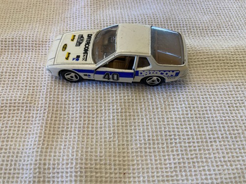 Voiture ancienne miniature