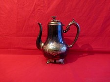 cafetière en métal argenté