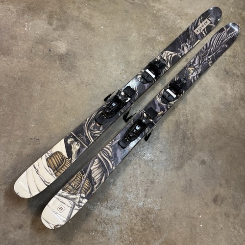 2023 armada arv 106 - 106, skis