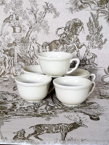 Apilco cinq tasses - , festonnées