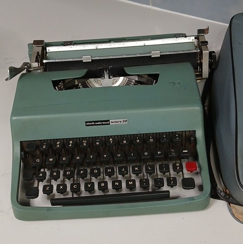 Vintage olivetti underwood - vintage,