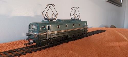 Train échelle locomotive - échelle,