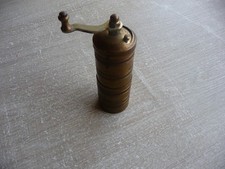 ancien moulin a poivre en laiton