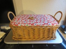 Ravissante corbeille à couture en osier, très bon état et propre, vintage