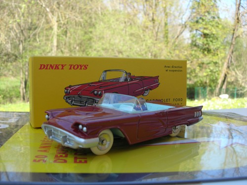 Metal dinky toys ford - 1/43,