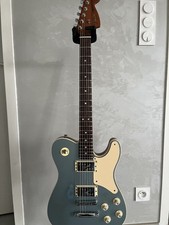 Fender US - 2018 LIMITED EDITION TROUBLEMAKER TELE Ice Blue Metallic