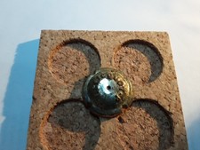 Capsule semi Ancienne Veuve Clicquot Or Pâle En Bon État, Support Non Fourni 